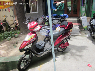 夏日警惕 电动自行车整晚充电隐患大，你中招了吗？